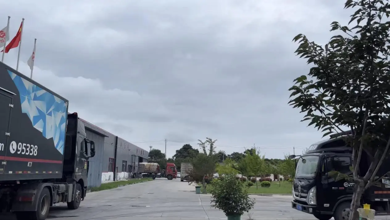 On July 29, the loading and unloading department of our company ushered in an unprecedented busy scene.